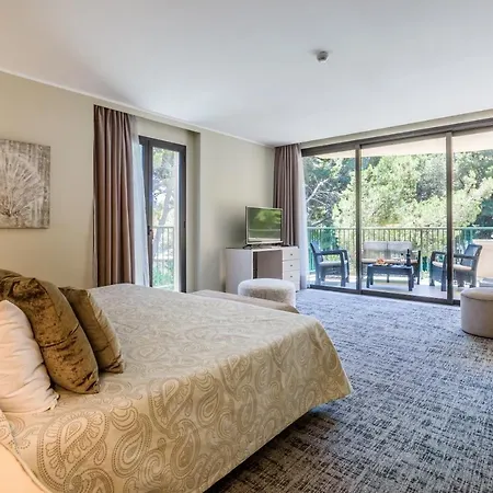 Отель Garden Apart-suites & 5*