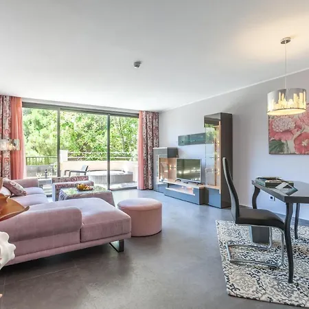 Отель Garden Apart-suites &
