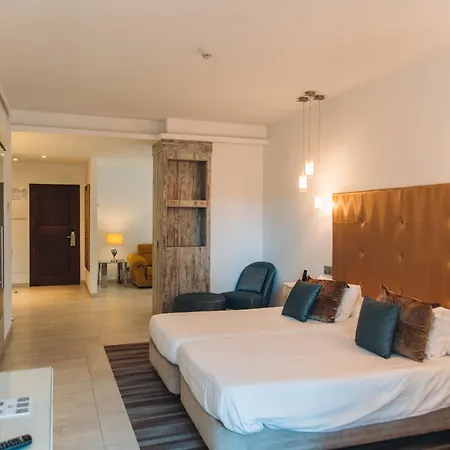 ホテル ラゴ ガーデン アパート-スイーツ＆スパ 5*