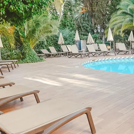 ラゴ ガーデン アパート-スイーツ＆スパ 5* カラ・ラトハダ