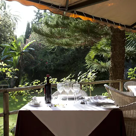 Garden & Hotel