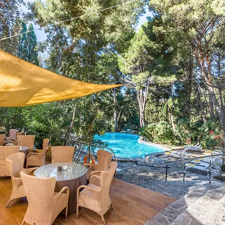 ラゴ ガーデン アパート-スイーツ＆スパ ホテル カラ・ラトハダ