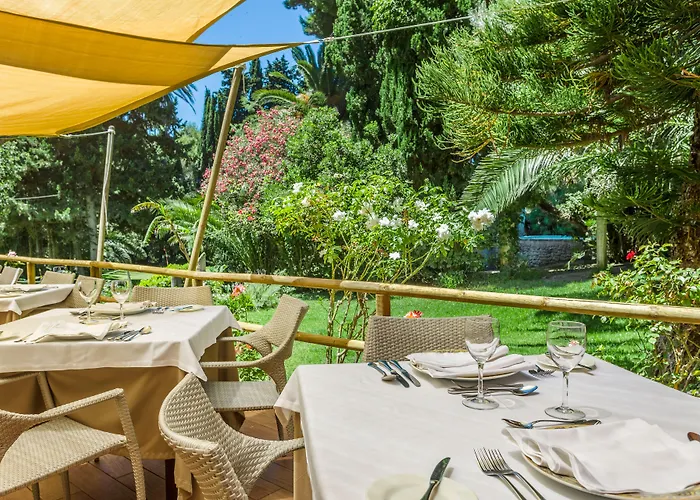 湖畔花园公寓套房与水疗酒店