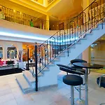 Готель Garden Apart-suites &