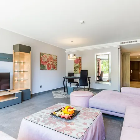 Garden Apart-suites &